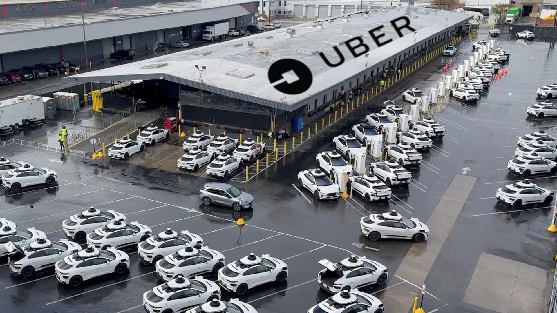 A Waymo 5,6 miliardi di dollari per espandere i robotaxi in nuove città nel 2025