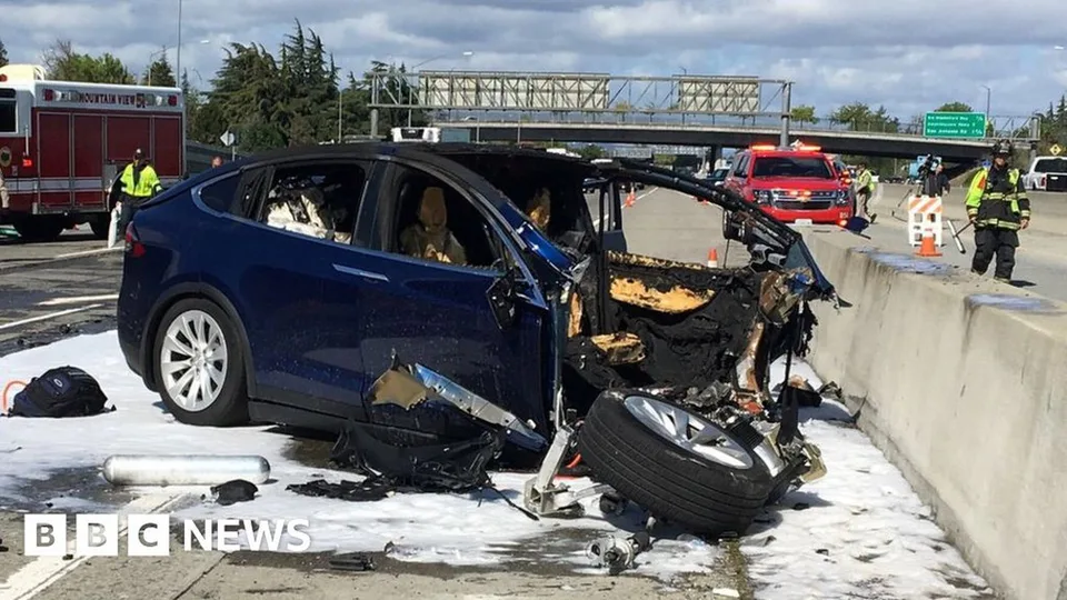 Tesla, 4 incidenti mortali con Autopilot a luglio