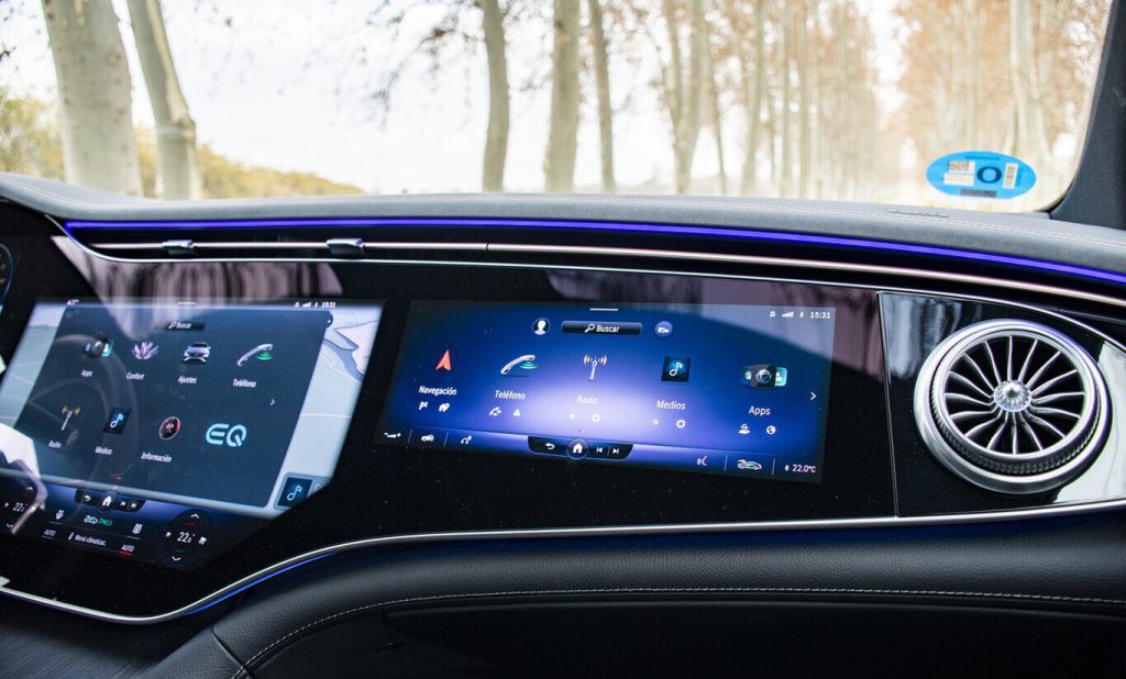 Mercedes-Benz vuole eliminare tutti i pulsanti fisici dalle auto. | Elettronauti.it