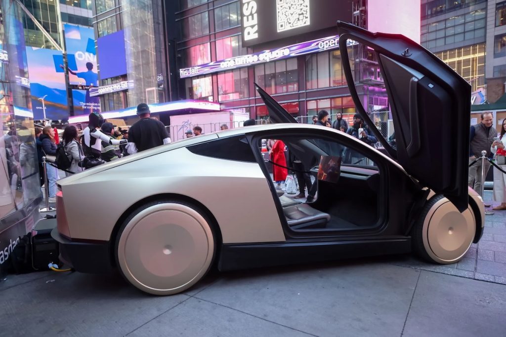 Tesla valuta un Cybercab con volante e pedali | Elettronauti.it