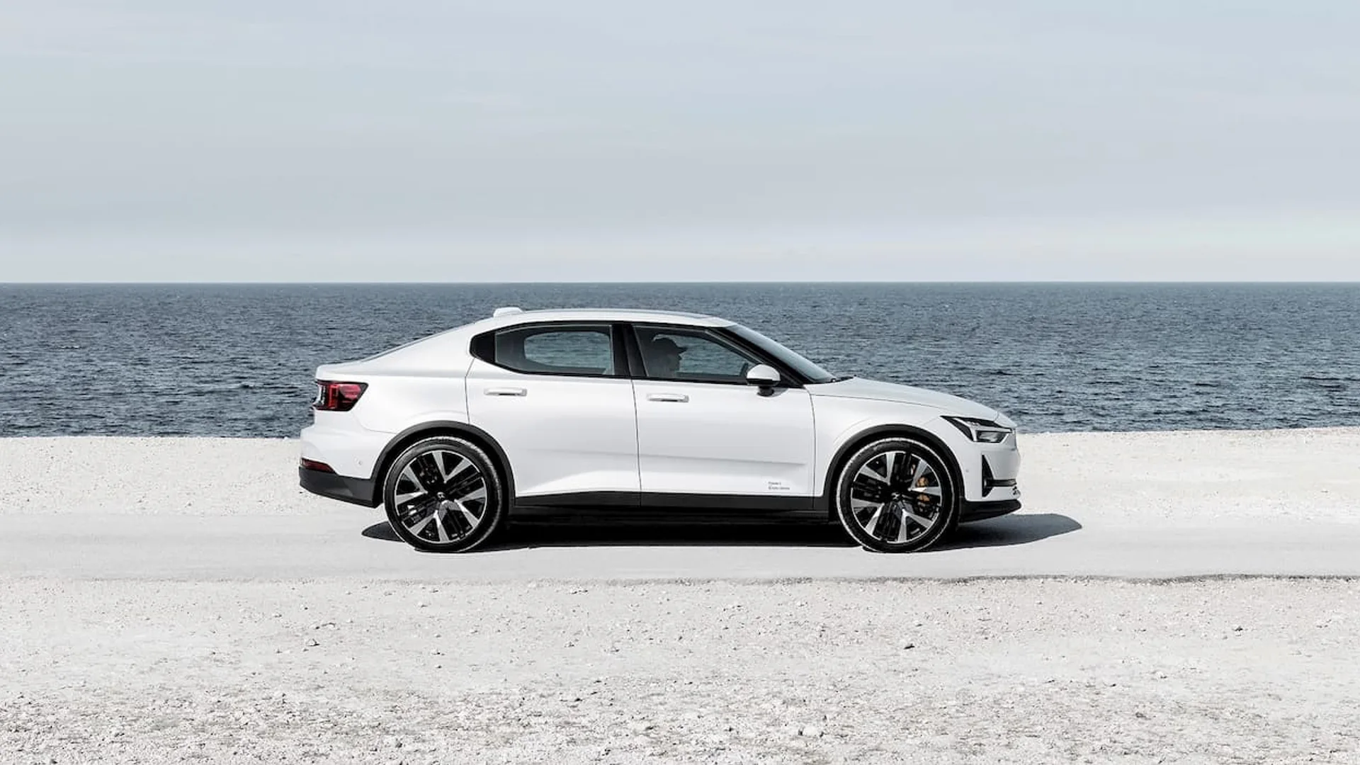Polestar 2 - 2024 con un leggero aumento di prezzo, ma una gamma e nuove funzionalità aumentate