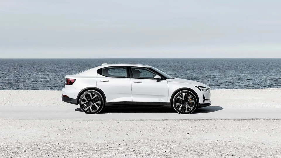 Polestar 2 - 2024 con un leggero aumento di prezzo, ma una gamma e nuove funzionalità aumentate