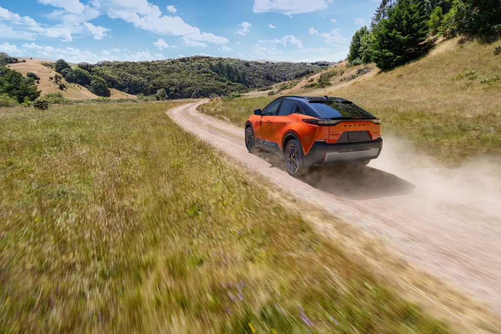 Subaru Uncharted 2026: primo SUV elettrico compatto AWD con autonomia di oltre 483 km | Elettronauti.it