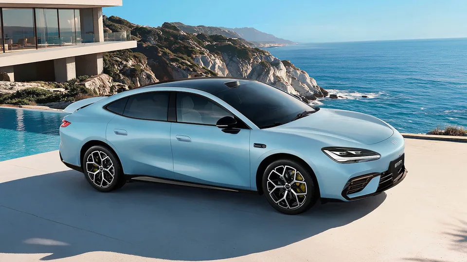 Geely TT: berlina elettrica a 16.700 euro