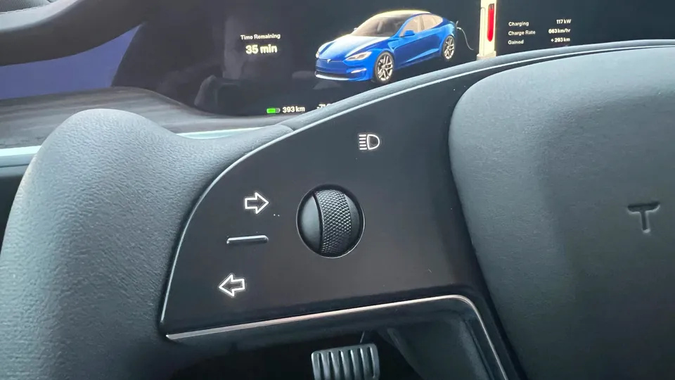 Tesla rischia l'esclusione dalle scuole guida in Norvegia