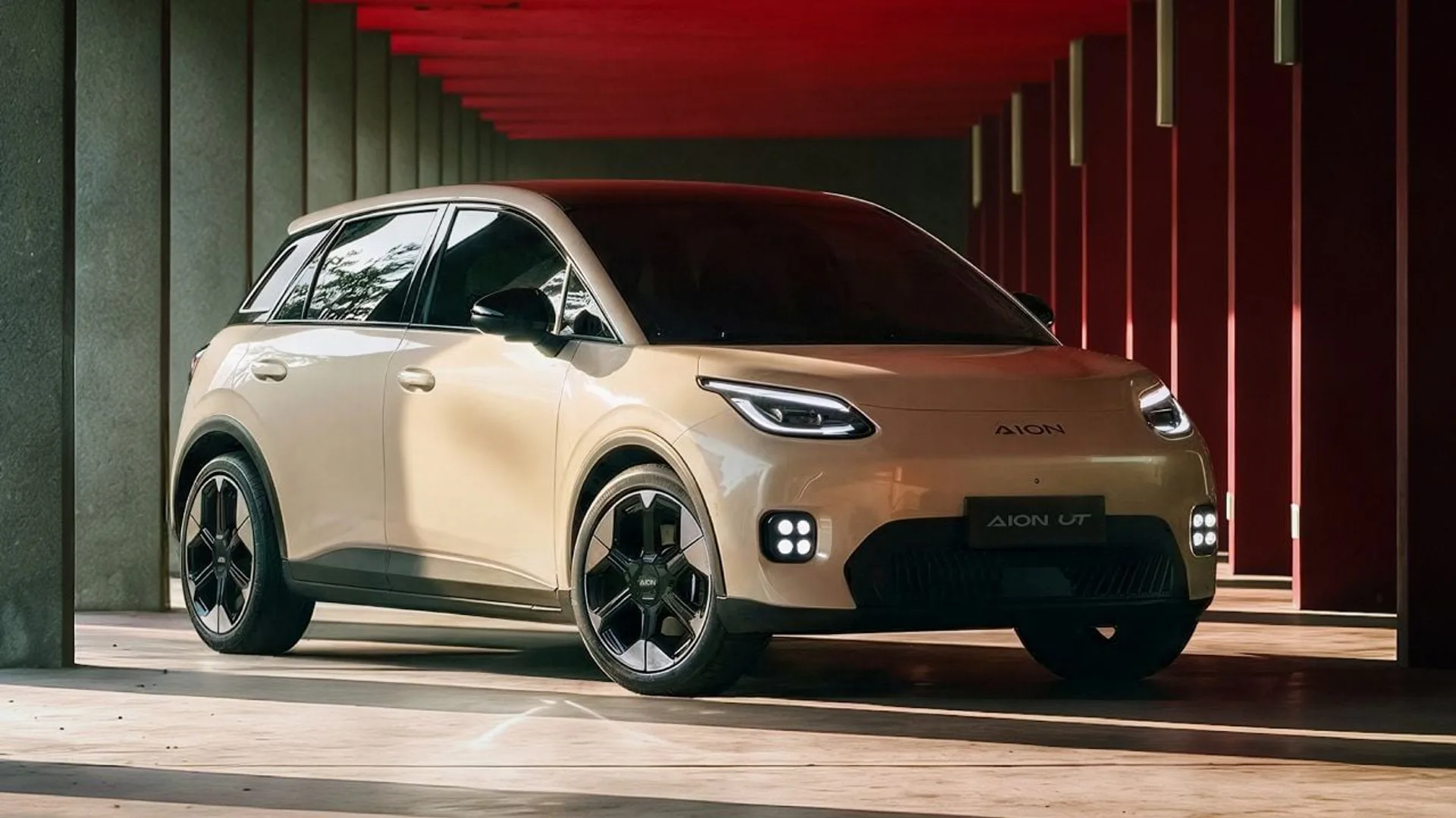 GAC Aion UT arriva in Europa: sfida a BYD Dolphin