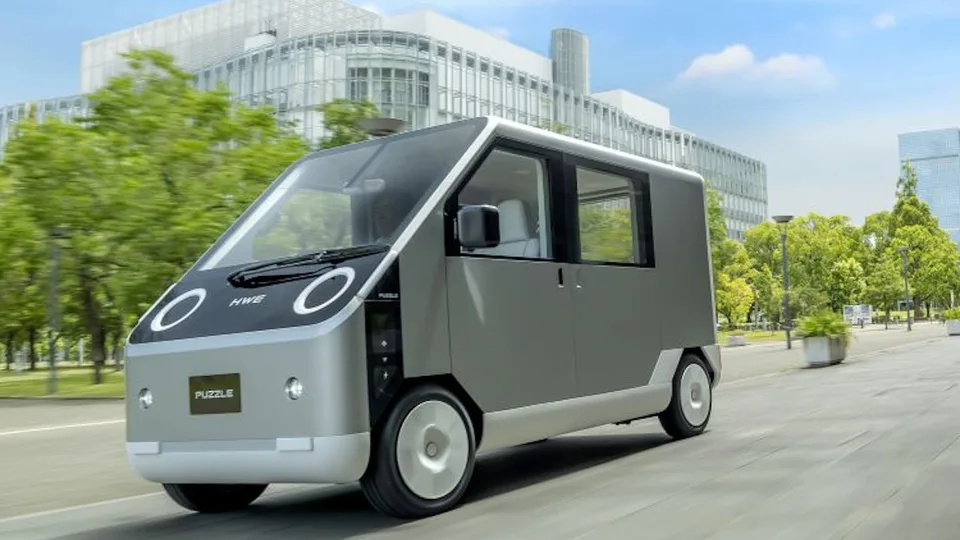 "PUZZLE" elettrico solare per il trasporto urbano intelligente