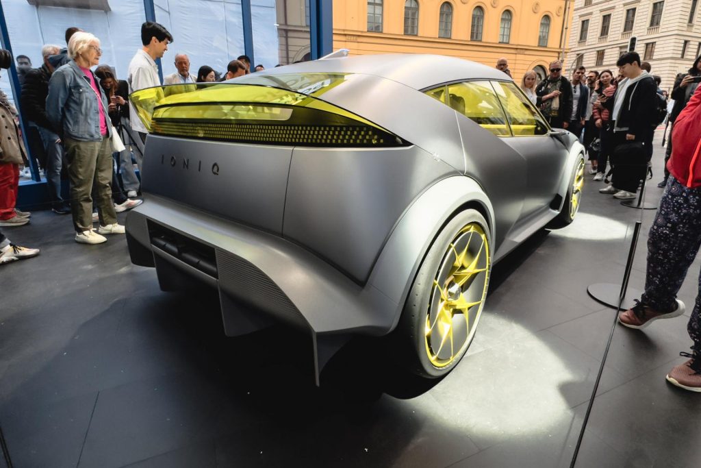 Hyundai IONIQ 3:  Concept Three anticipa la nuova elettrica | Elettronauti.it