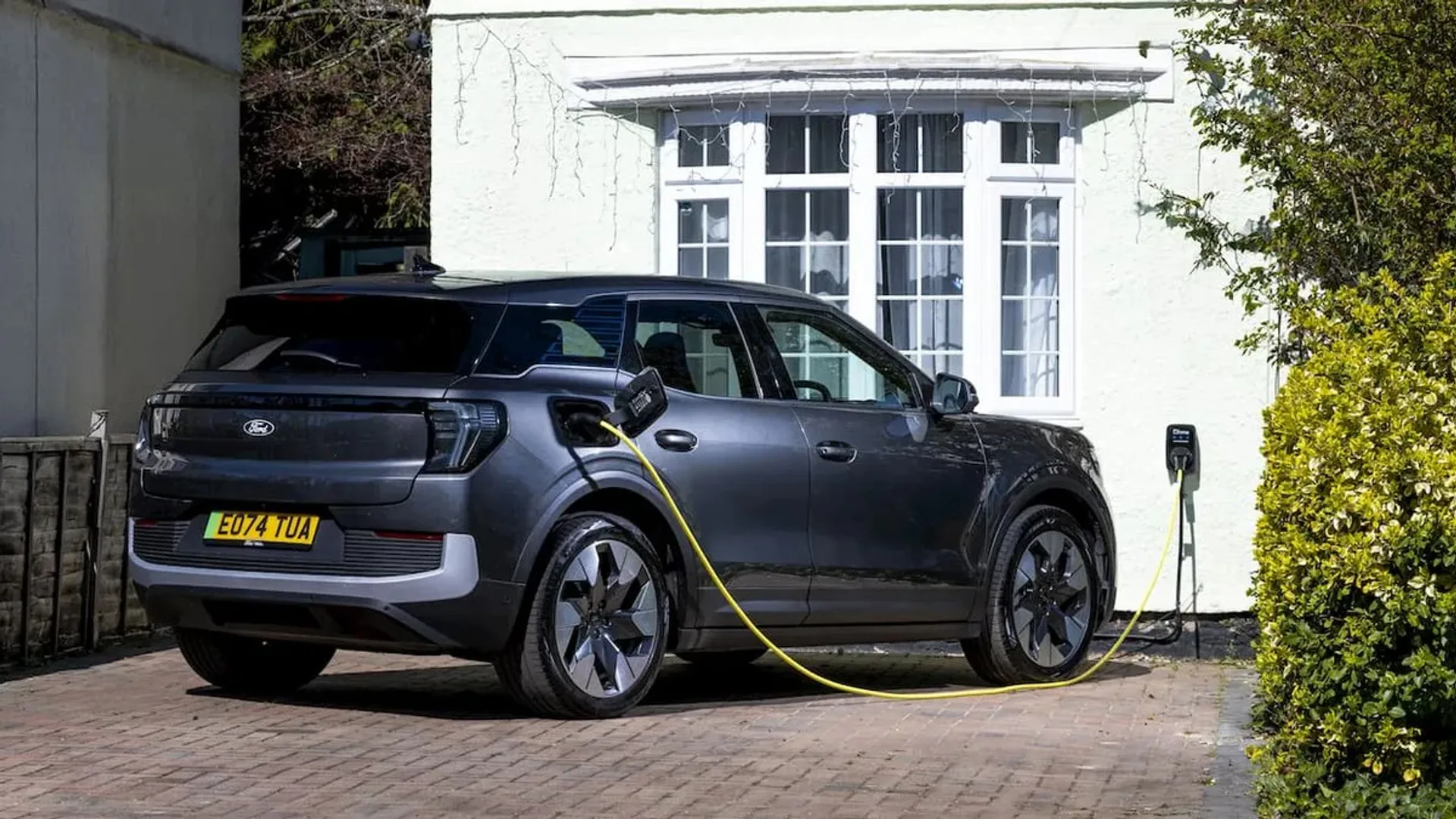 Elettriche più durevoli delle benzina: studio UK