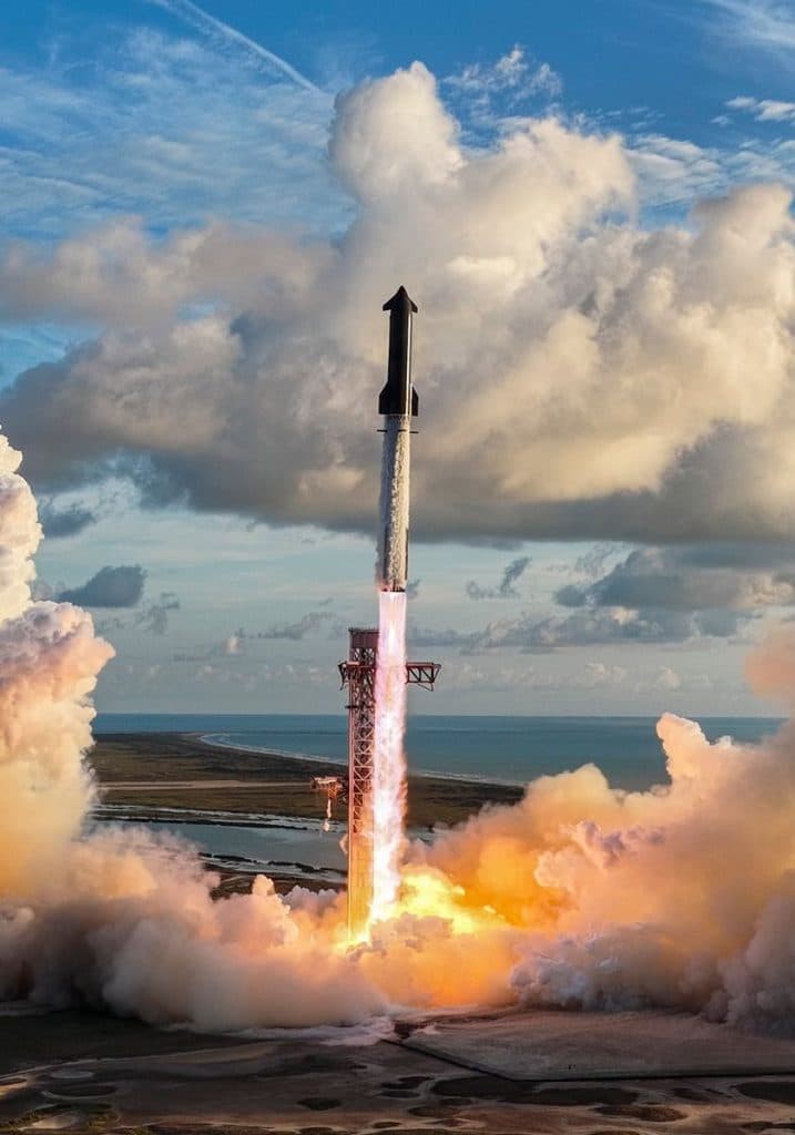 Starship 41 e Booster Super Heavy in fase di decollo durante il volo di test 14 | Elettronauti.it