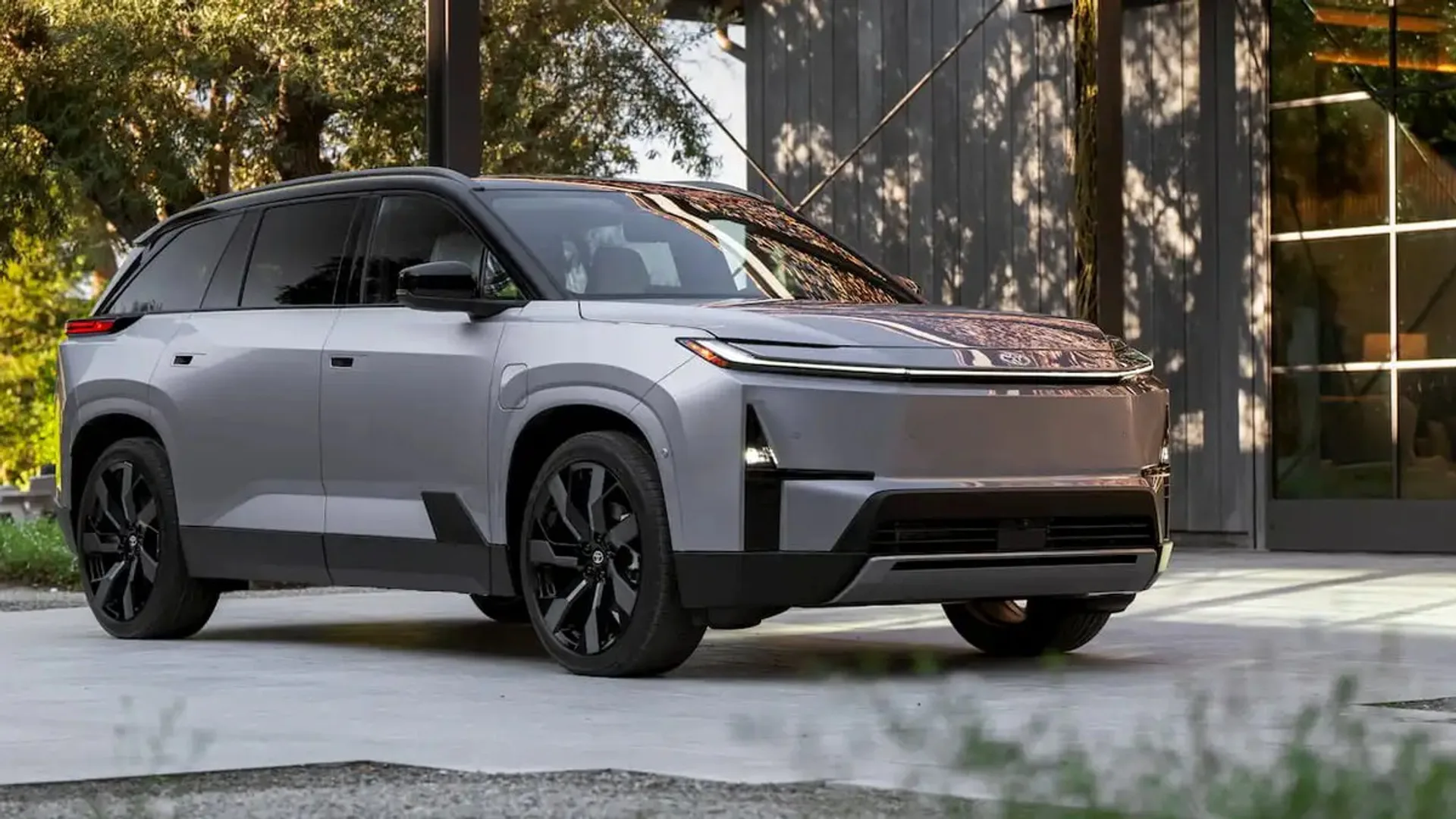 Toyota Highlander EV: rinvio al 2027, gap in vista