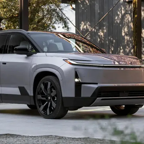 Toyota Highlander EV: rinvio al 2027, gap in vista
