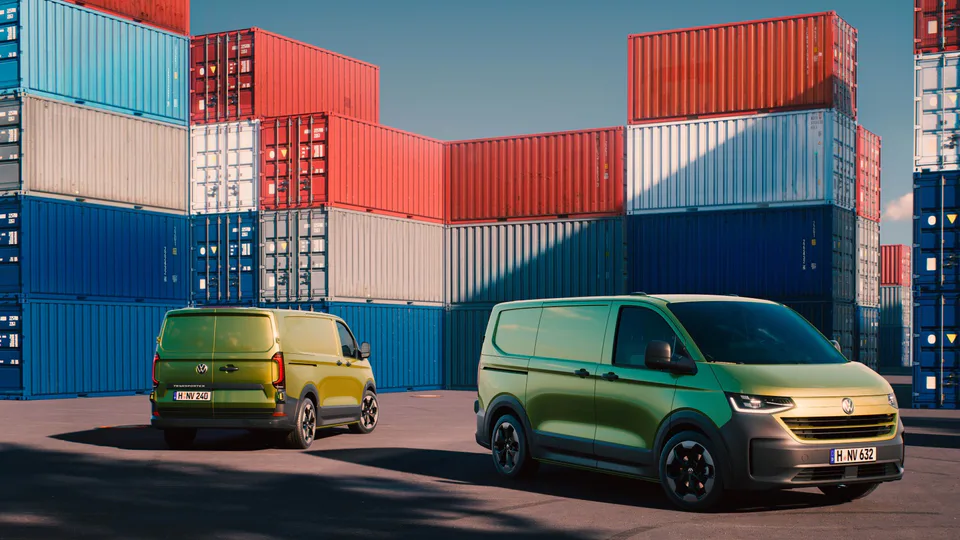 Prime foto e dettagli dei nuovi furgoni Transporter e Caravelle della VW