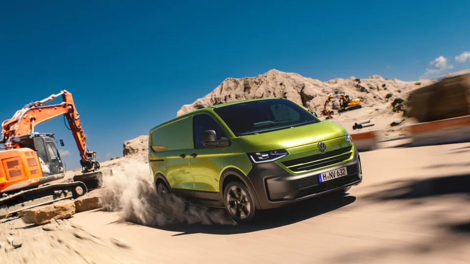 Prime foto e dettagli dei nuovi furgoni Transporter e Caravelle della VW