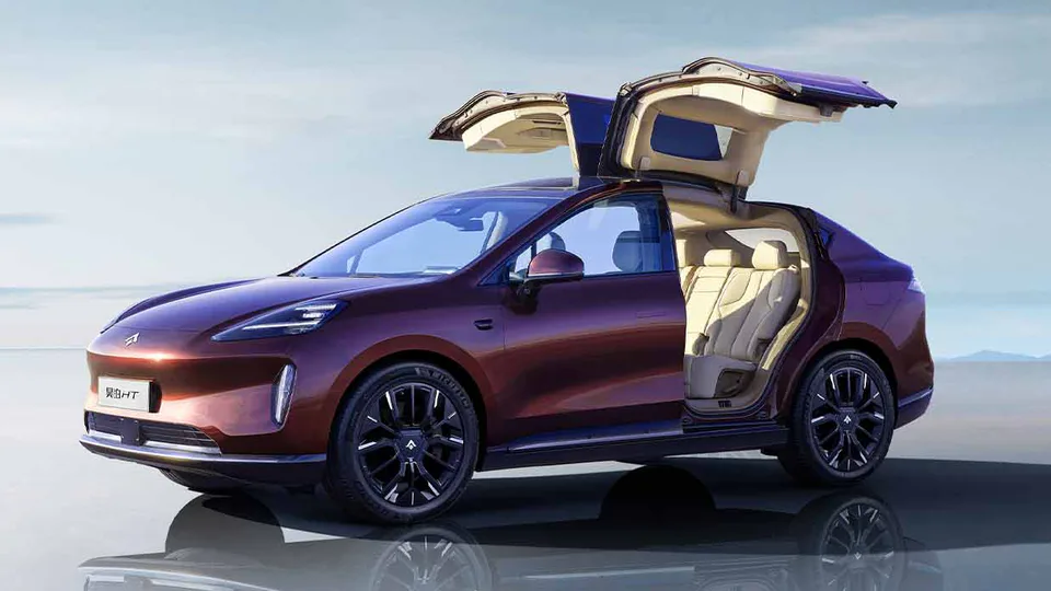Il marchio Hyper di GAC Aion presenta il SUV HT con porte ad ali di gabbiano, a partire da 30.000 dollari