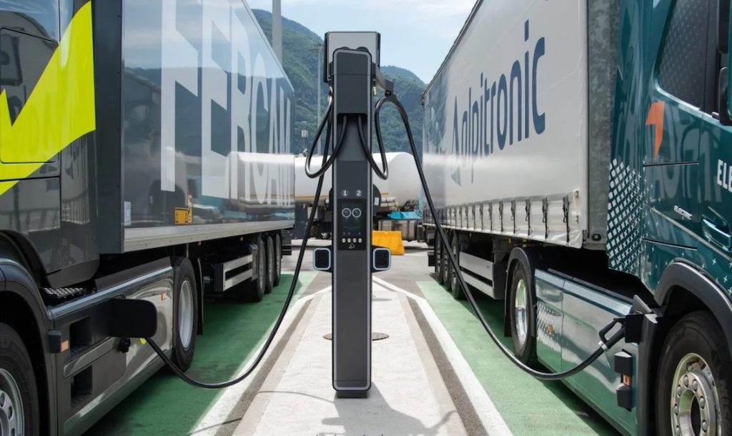 Alpitronic HYC1000, il nuovo caricatore per i camion elettrici | Elettronauti.it