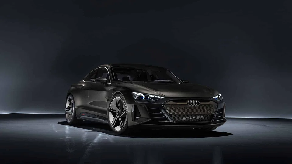 Audi RS e-Tron GT Marrone Anteriore