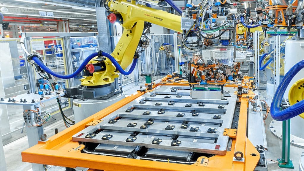 Ford collabora con LG Energy Solution per costruire uno dei più grandi impianti di batterie EV d'Europa | Elettronauti.it