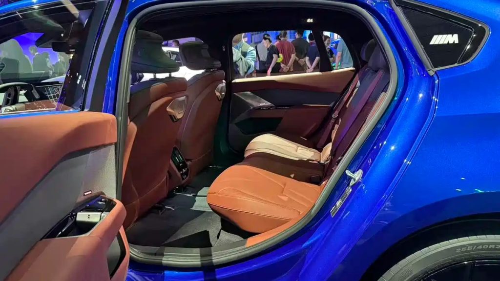 BMW i3 Long Wheelbase: interni svelati in Cina | Elettronauti.it