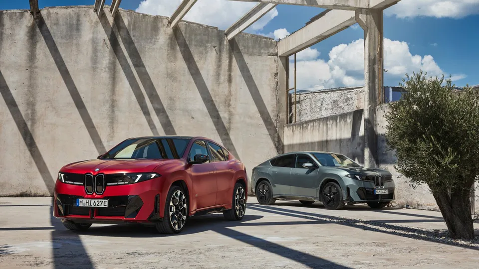 BMW iX4 elettrica: il SUV coupé Neue Klasse di BMW