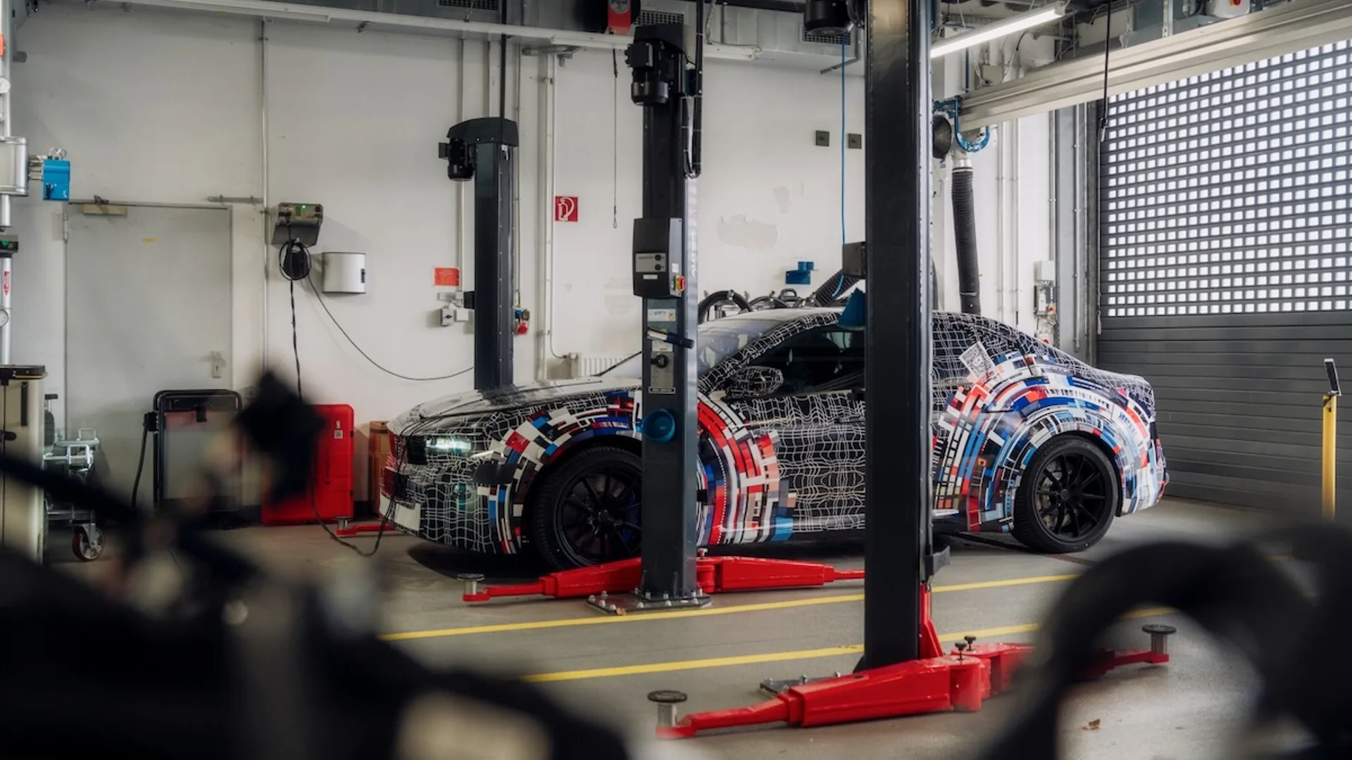 BMW M3 elettrica: quattro motori e debutto nel 2027