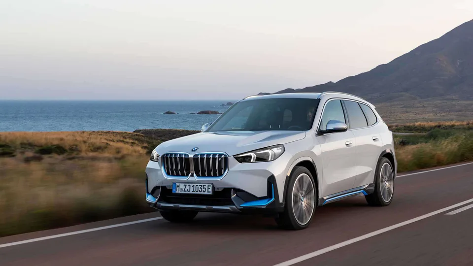 bmw ix1 anteriore