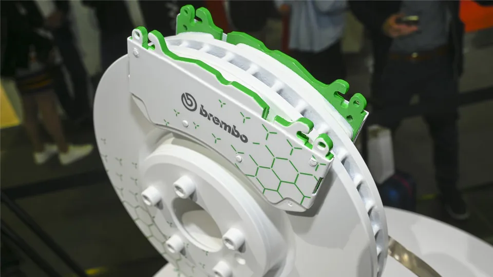 Presentazione all'Eicma 2022 le nuove pastiglie freno Brembo Greenance, progettate per garantire le massime prestazioni, rispettando l'ambiente.