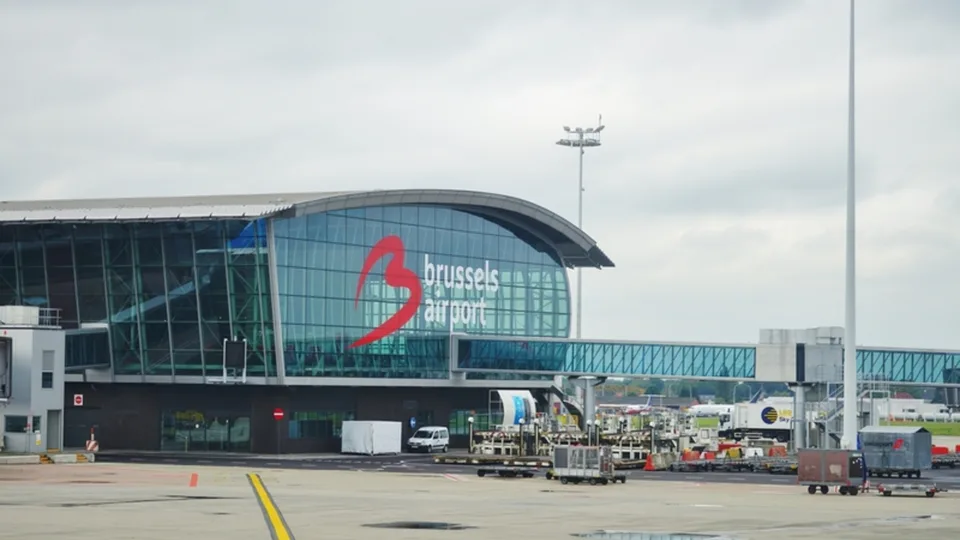 Poche colonnine? L'aeroporto di Bruxelles ne ha 750
