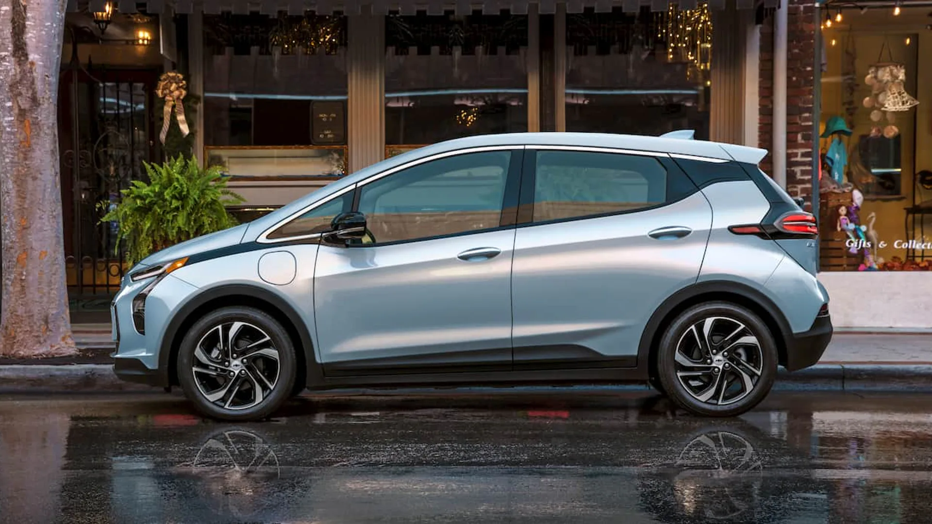 La Bolt EV di nuova generazione di GM dovrebbe far parte dell'accordo UAW