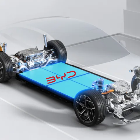 Tema del brevetto BYD per un armadio di accumulo con celle immerse in fluido dielettrico