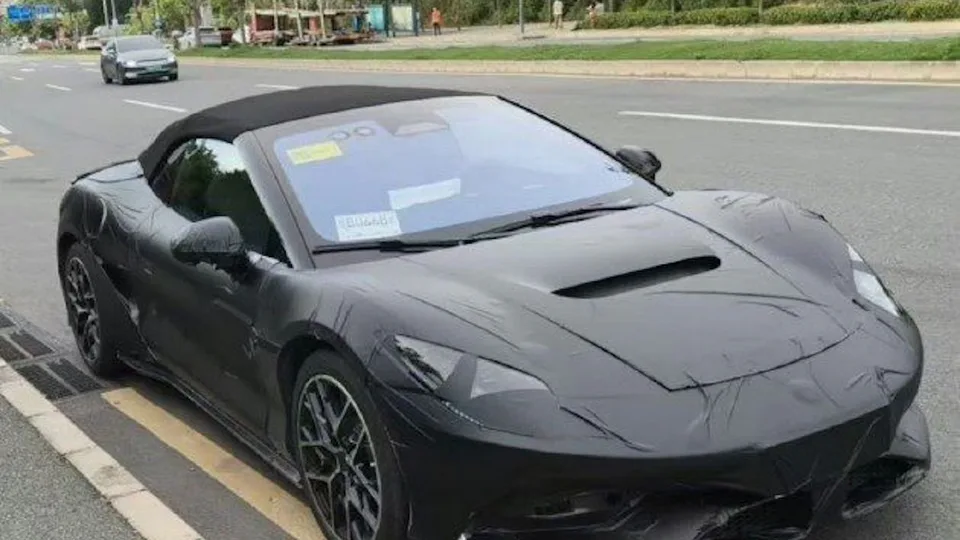 BYD Denza Z: avvistato il prototipo della nuova sportiva elettrica a due posti