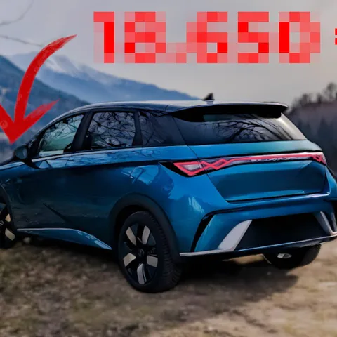 Copertina del video dedicato alla prova su strada, alla ricarica e alla tecnologia della BYD Dolphin