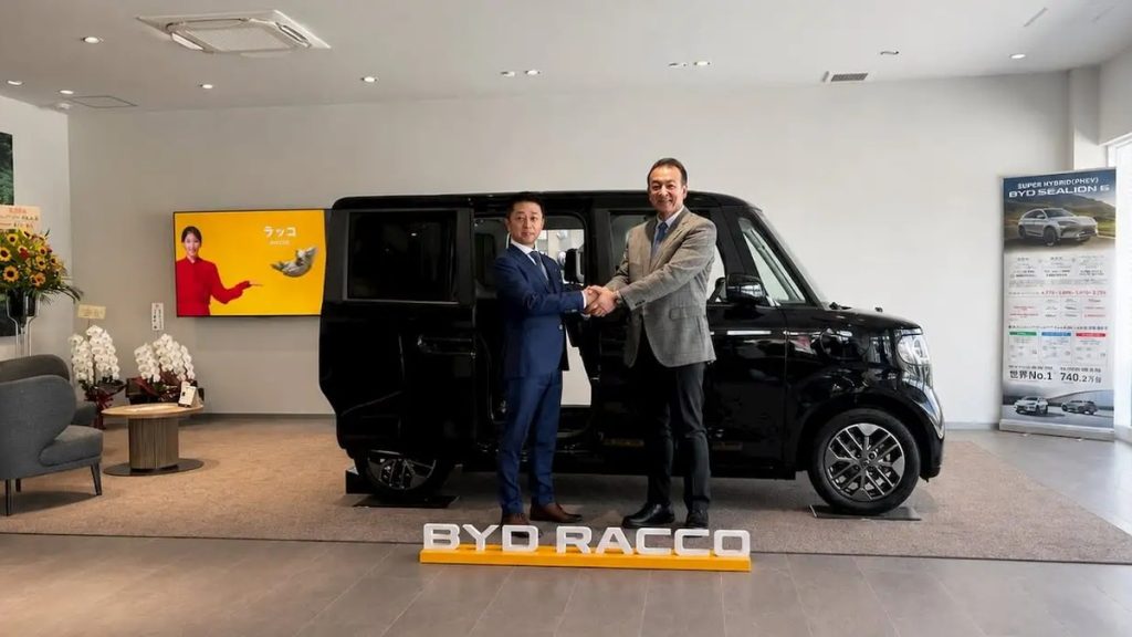 Suzuki e SKY: mini EV da 11.600 € con batterie BYD | Elettronauti.it