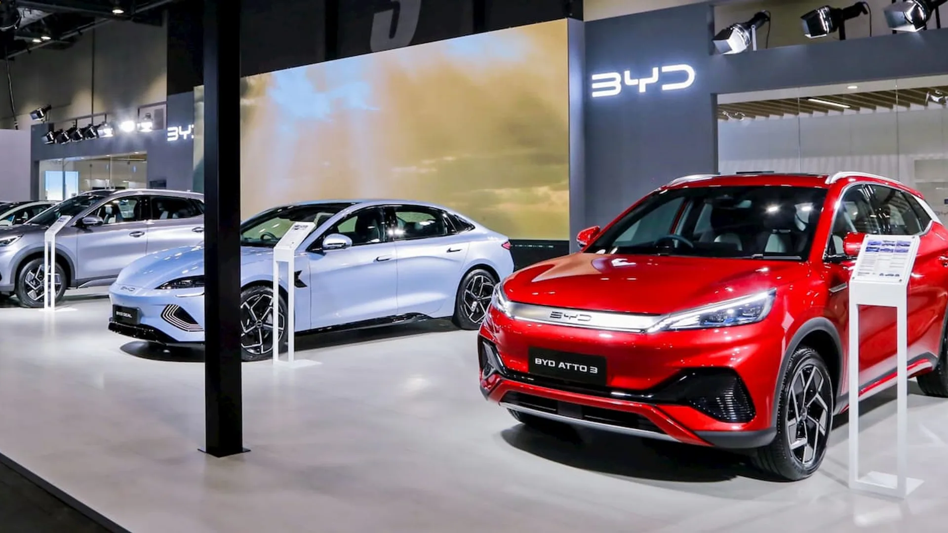 BYD testa le batterie allo stato solido sulla Seal: autonomia record di 1.875 km