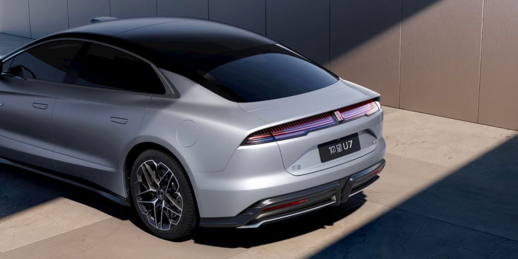 BYD presenta l'elegante U7, con più di 1.000 cavalli di potenza | Elettronauti.it