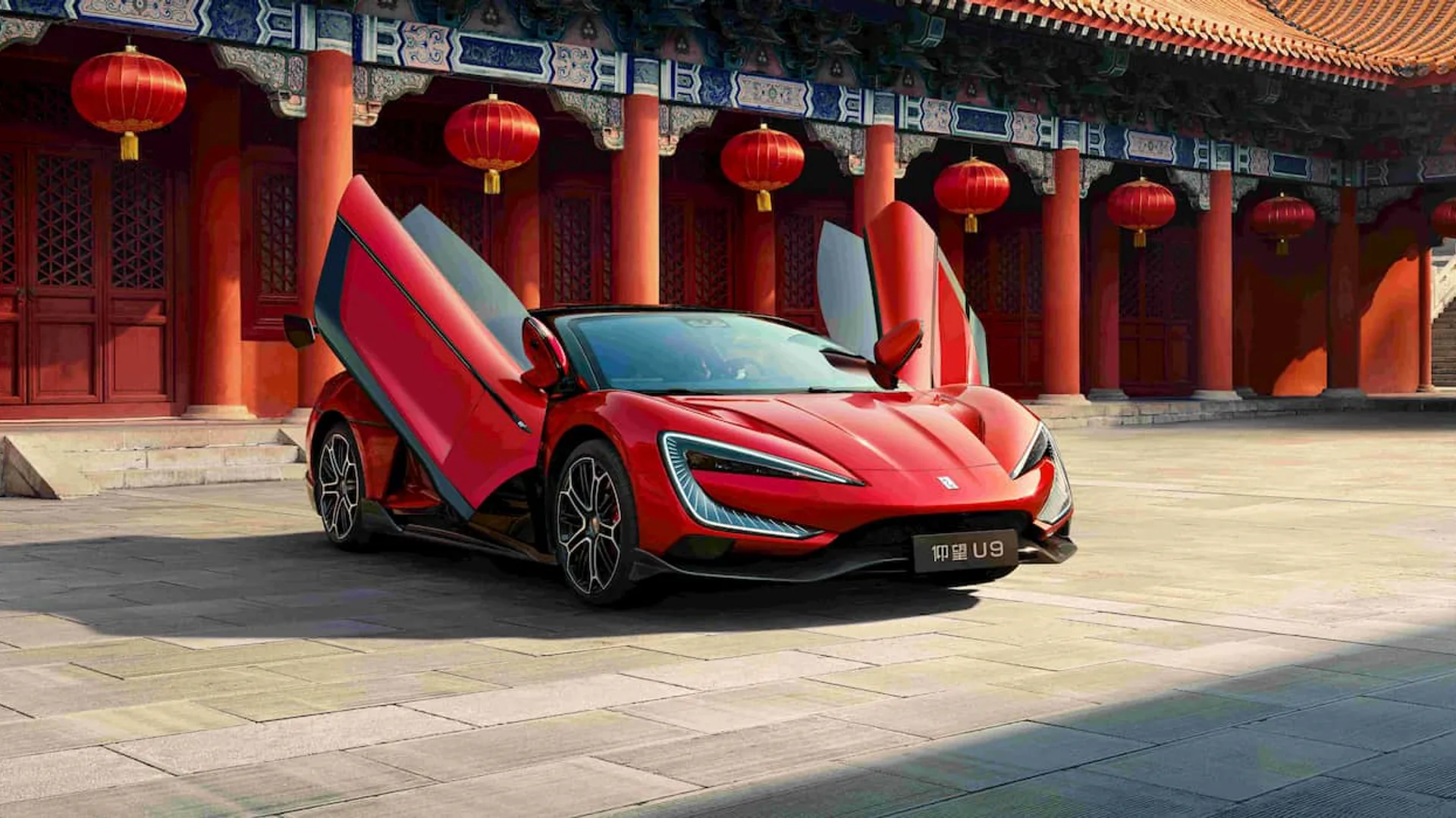 YangWang U9 di BYD lanciato a 236.000 dollari: 0-100 km/h in 2,36 s con batteria LFP