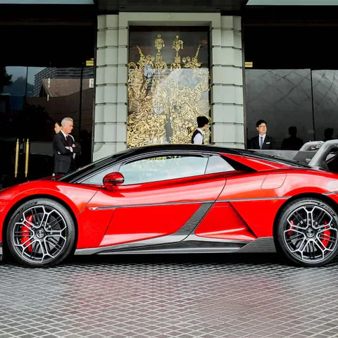 Avvistata al Nurburgring l'auto sportiva elettrica da 1.200 CV di BYD