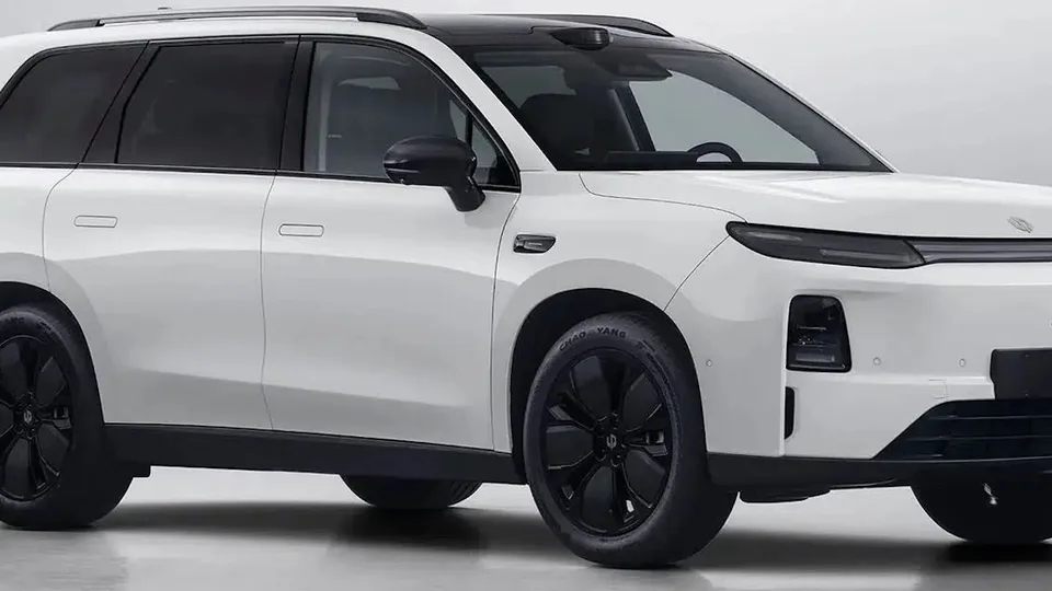 Leapmotor C16 LWB, prime foto del SUV elettrico allungato