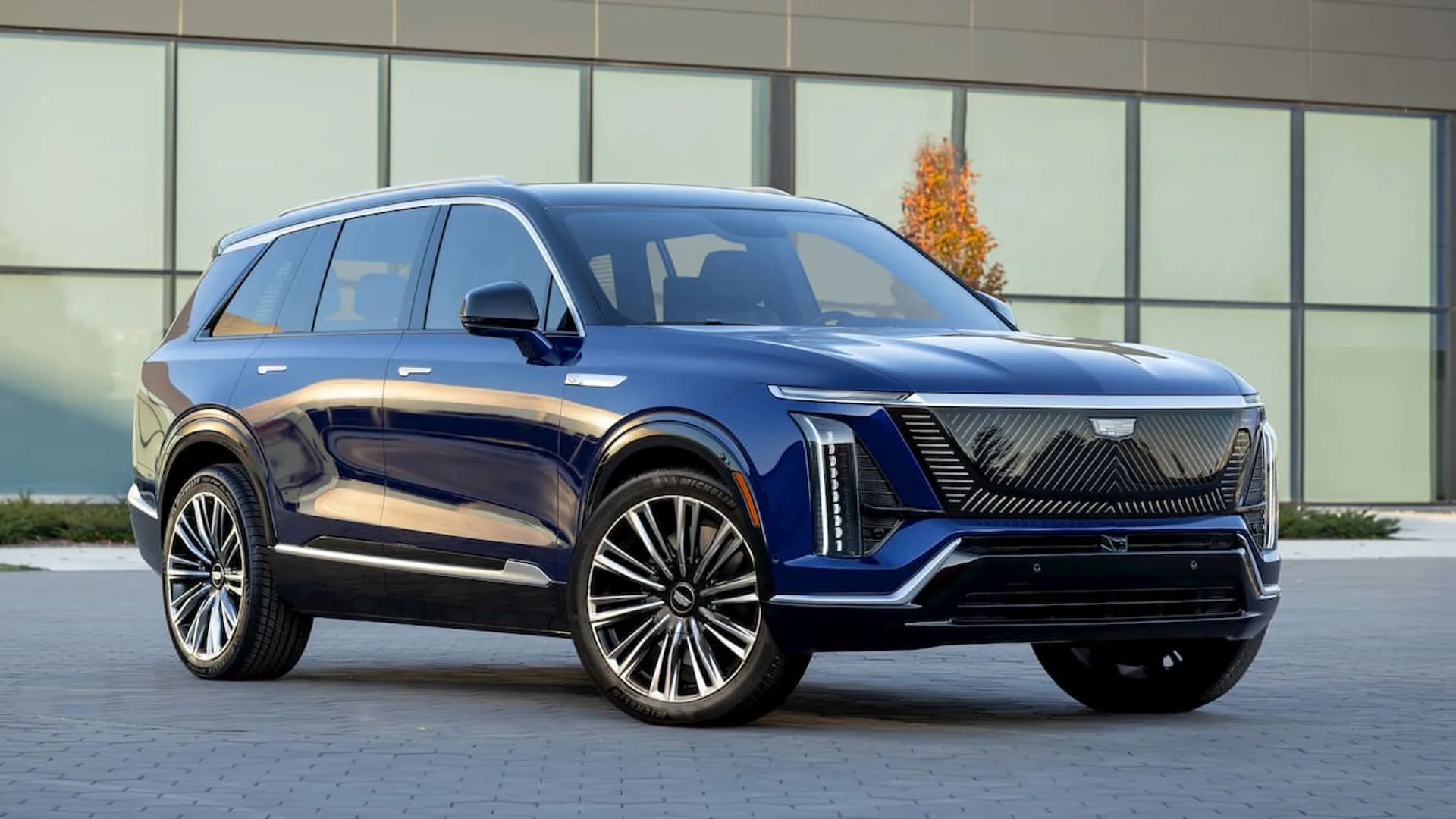 l Nuovo SUV Elettrico Cadillac Vistiq: Lusso, Innovazione e Versatilità