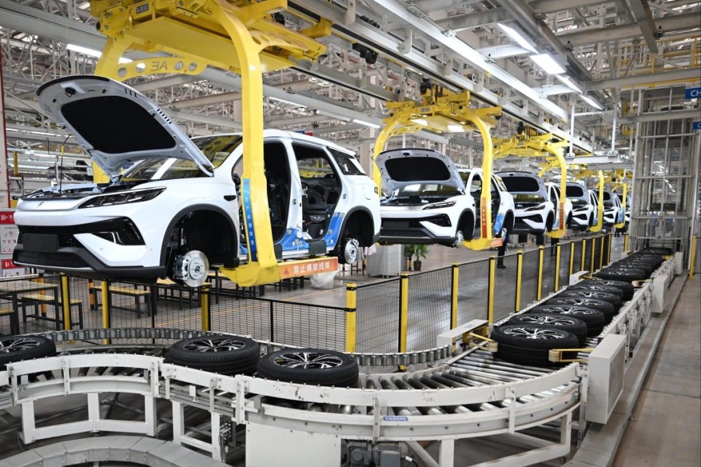Car manufacturing robots | Elettronauti.it