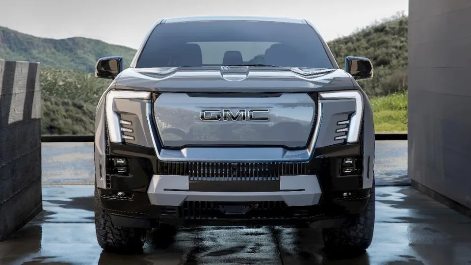 ChatGMC? General Motors pianifica l'assistente virtuale basato su ChatGPT per i futuri veicoli elettrici