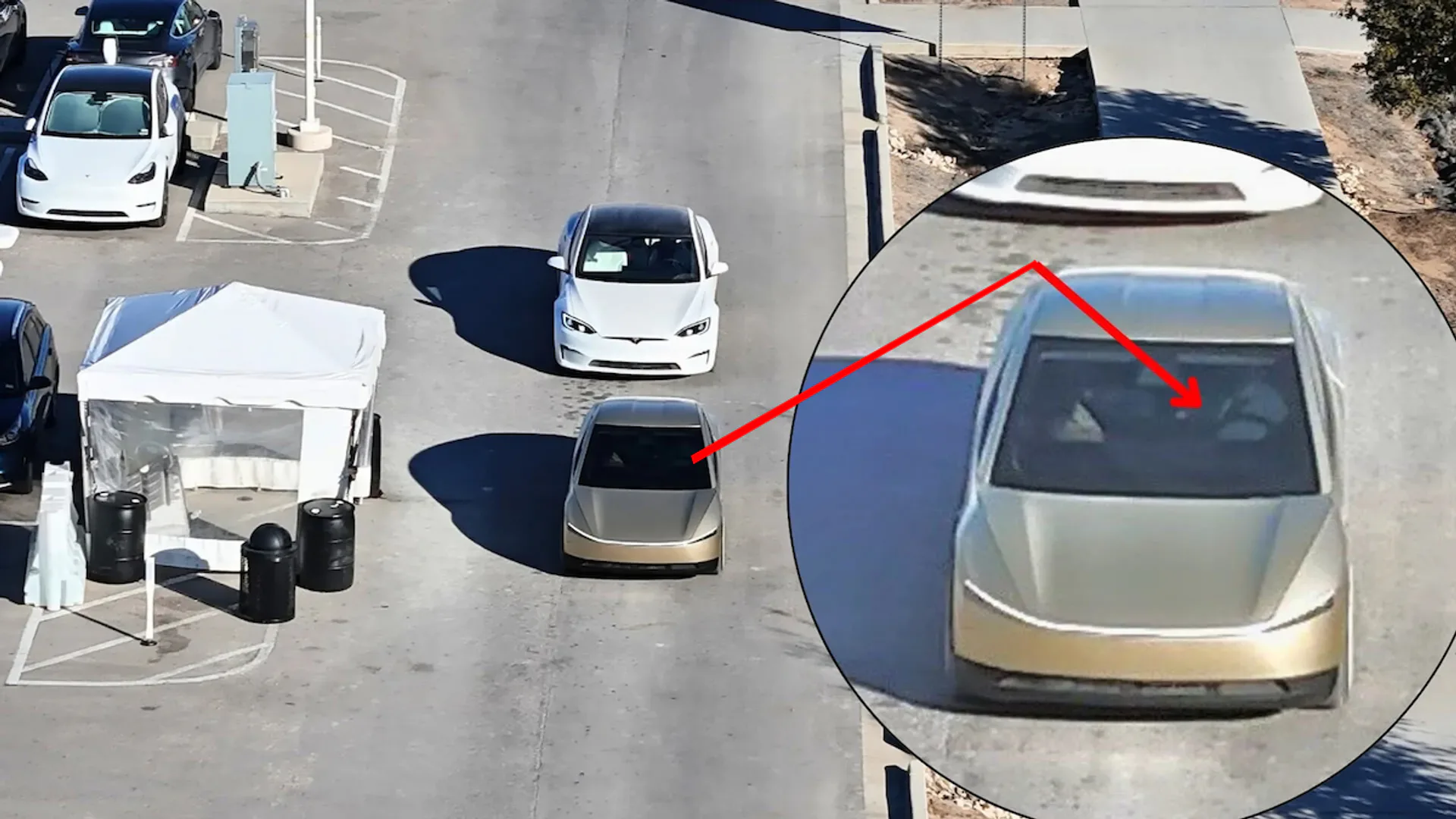 Tesla valuta un Cybercab con volante e pedali