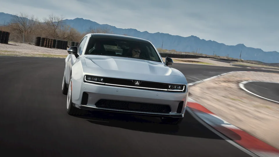 La Dodge Charger elettrica arriverà su strada con le batterie EV allo stato solido di Factorial nel 2026
