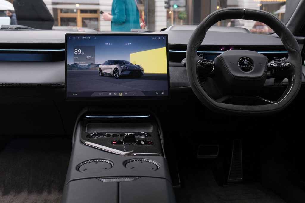 Lotus pensa che il futuro delle auto sportive sia il software | Elettronauti.it
