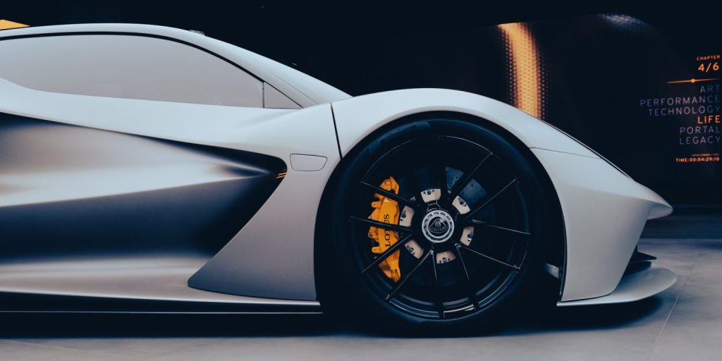 Lotus pensa che il futuro delle auto sportive sia il software | Elettronauti.it