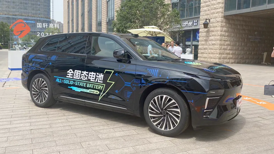 Batterie EV allo stato solido: la Cina fissa lo standard