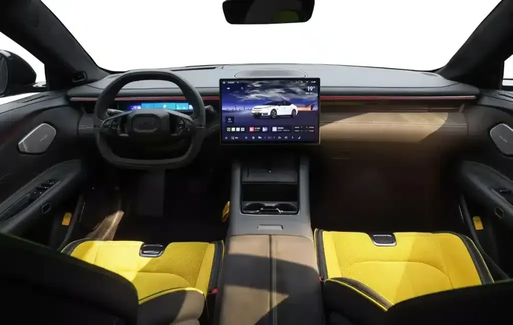 Lynk & Co 10 e 10+: prezzi, autonomia e prestazioni | Elettronauti.it