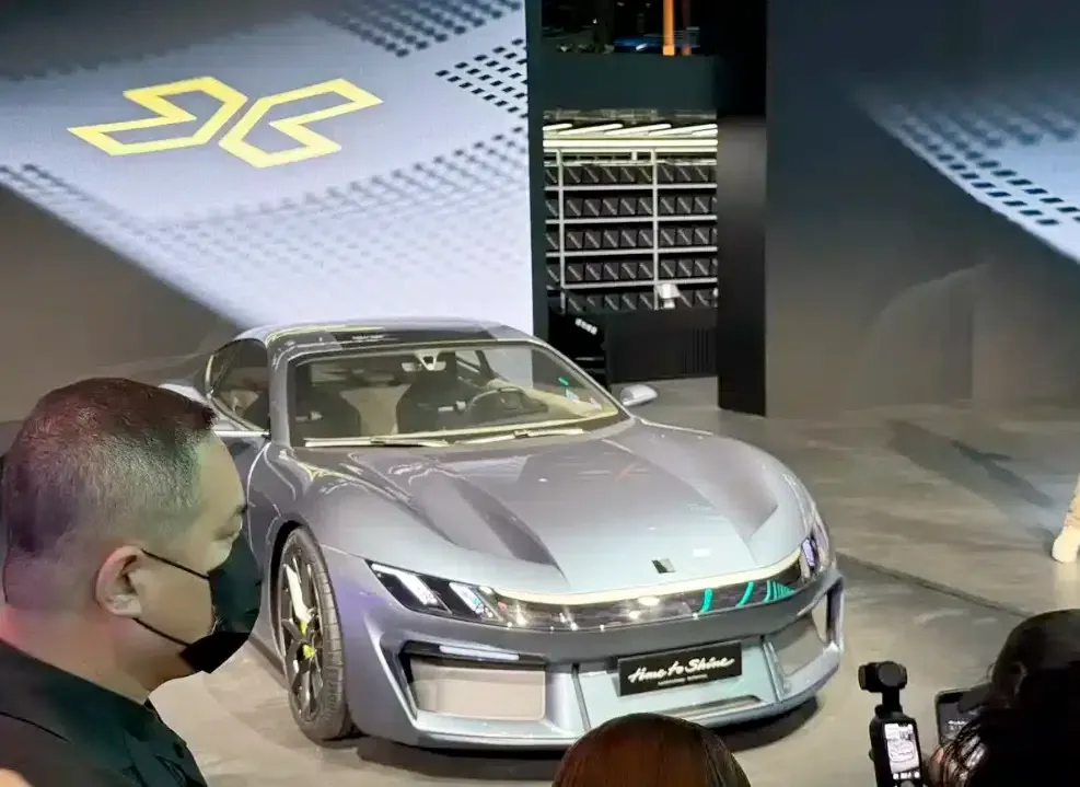 Lynk & Co 10 e 10+: prezzi, autonomia e prestazioni | Elettronauti.it