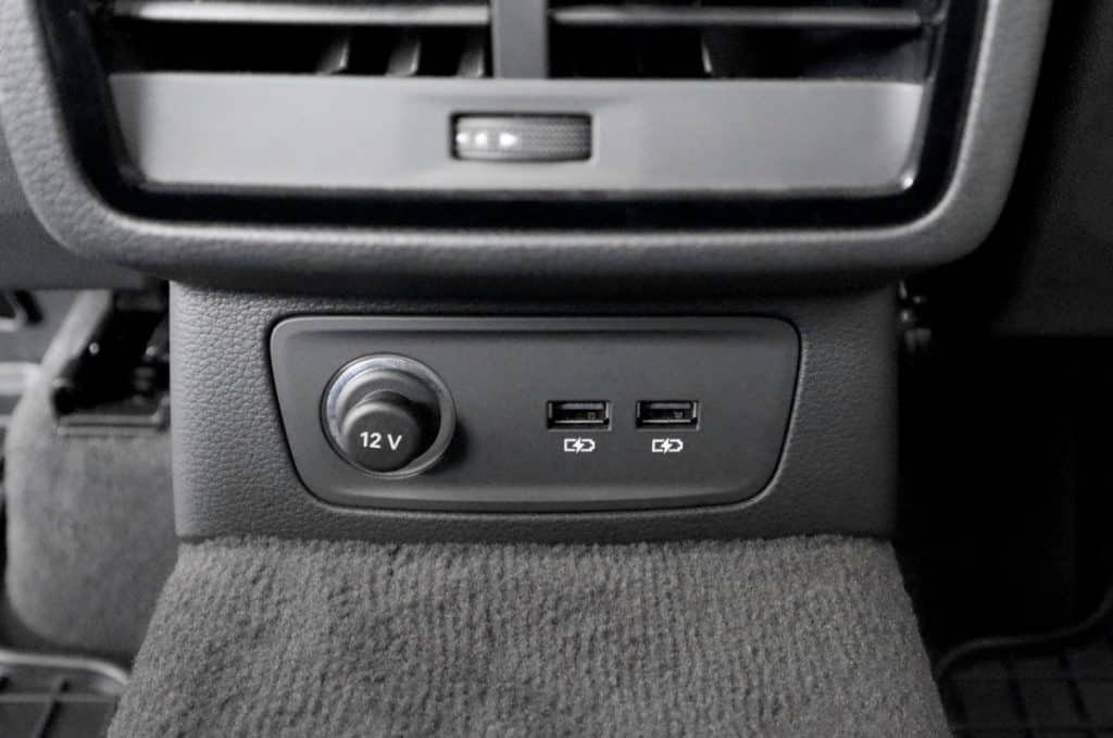 Accendisigari e prese USB in una vettura | Elettronauti.it