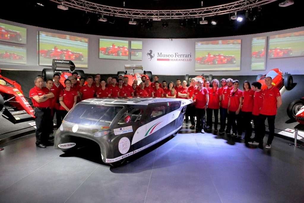 emilia 4 auto solare anteriore con team di sviluppo